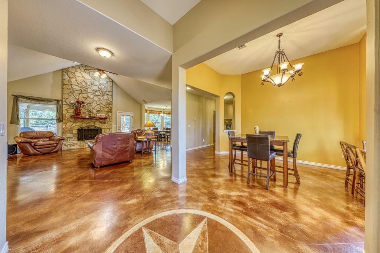 River Mountain Retreat Wimberley Exterior photo