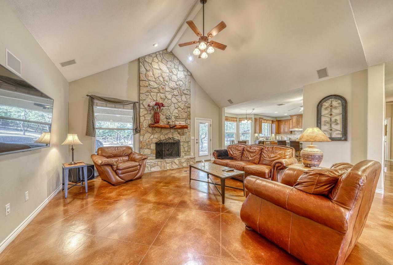 River Mountain Retreat Wimberley Exterior photo